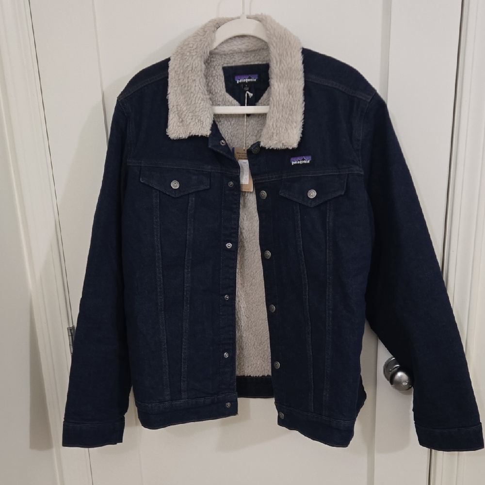 New With Tags! Patagonia Pile Lined Trucker Jacket! Size Large